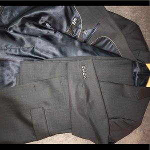 BAR III BAR 3 Men's slim cut  suite. like BOSS